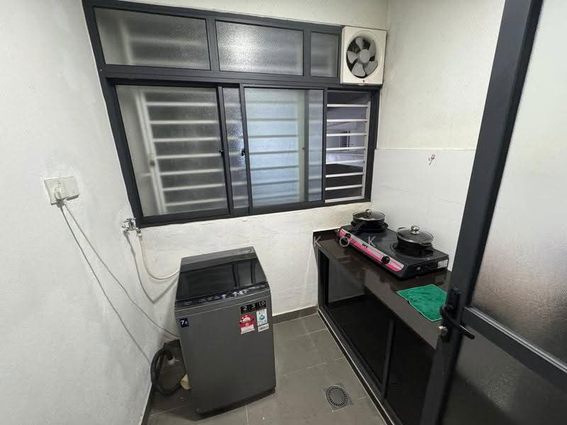 Service Residence for Sale at KL Traders Square - Elvis Kok - Kitchen - PropertyGuru.com.my