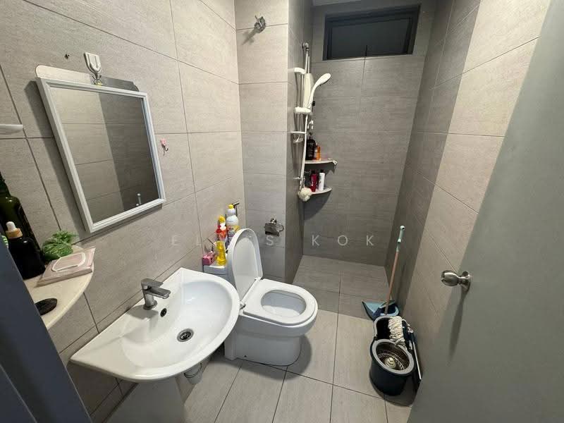 Service Residence for Sale at KL Traders Square - Elvis Kok - Bathroom - PropertyGuru.com.my