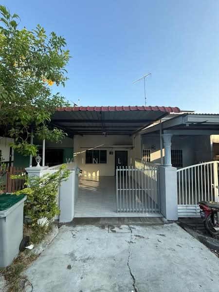 Rumah Teres 2-Tingkat untuk Dijual di Taman Banang Jaya (Batu Pahat) - Win Lim - Exterior - PropertyGuru.com.my