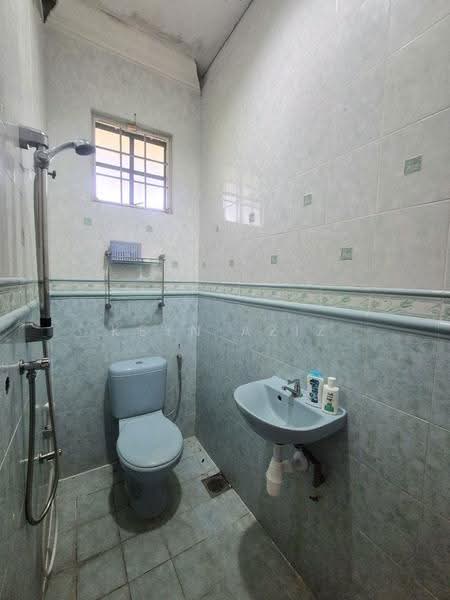 Semi-Detached House for Sale in Gombak (Selangor) - Keyn Aziz - Bathroom - PropertyGuru.com.my