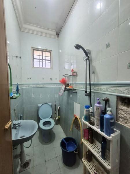 Semi-Detached House for Sale in Gombak (Selangor) - Keyn Aziz - Bathroom - PropertyGuru.com.my