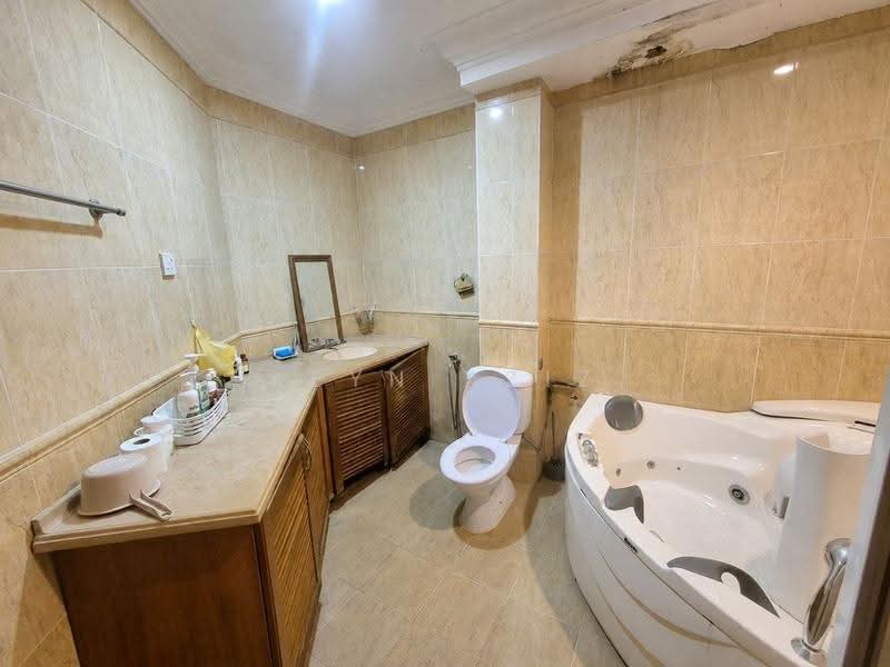 Semi-Detached House for Sale in Gombak (Selangor) - Keyn Aziz - Bathroom - PropertyGuru.com.my