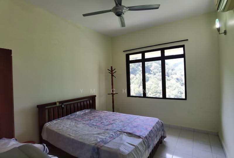 Condominium for Sale at Golf Vista Resort Homes - YM Chin - Master Bedroom with attached bathroom - PropertyGuru.com.my