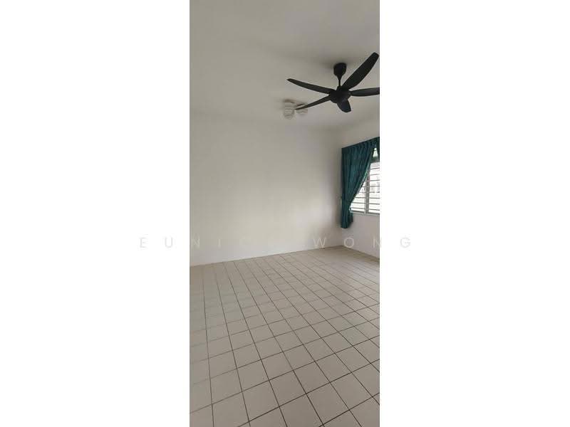 Rumah Teres 2-Tingkat untuk Dijual di Taman Setia Indah (Tebrau) - Eunice Wong - Living Room - PropertyGuru.com.my