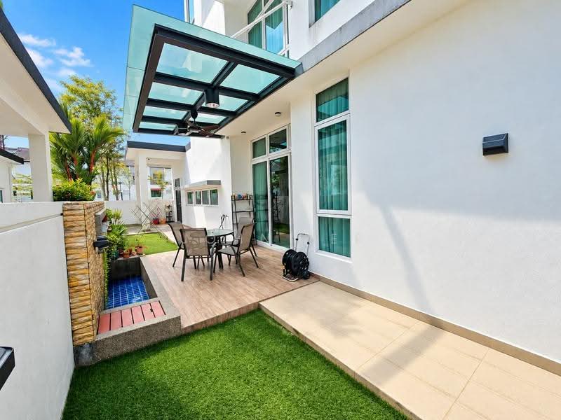 Rumah Berkembar untuk Dijual di Kinrara Residence (Puchong) - John Lee - Exterior - PropertyGuru.com.my