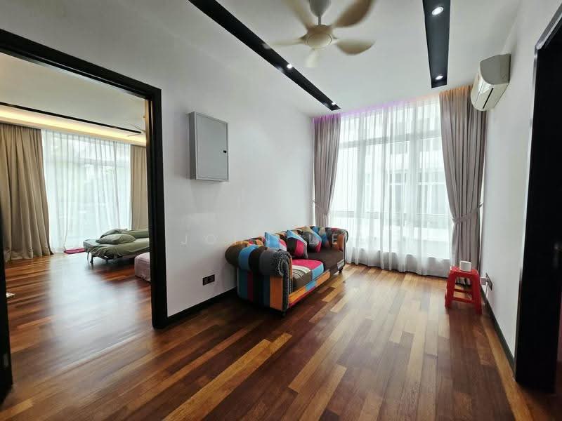 Rumah Berkembar untuk Dijual di Kinrara Residence (Puchong) - John Lee - Living Room - PropertyGuru.com.my
