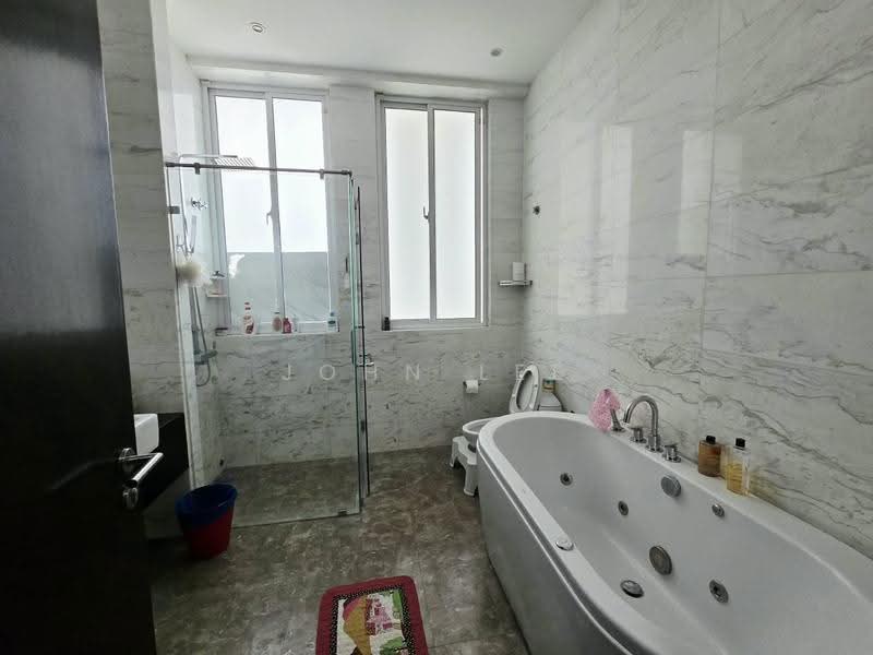 Rumah Berkembar untuk Dijual di Kinrara Residence (Puchong) - John Lee - Bathroom - PropertyGuru.com.my