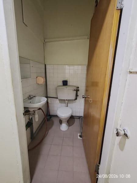 Shop / Office untuk Disewa di SS2 (Petaling Jaya) - Sean Ng - Bathroom - PropertyGuru.com.my