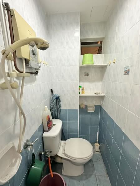 Apartment for Rent at University Place (Plaza Ivory) - Weng Sern - Bathroom - PropertyGuru.com.my