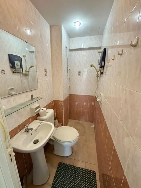 Apartment for Rent at University Place (Plaza Ivory) - Weng Sern - Bathroom - PropertyGuru.com.my