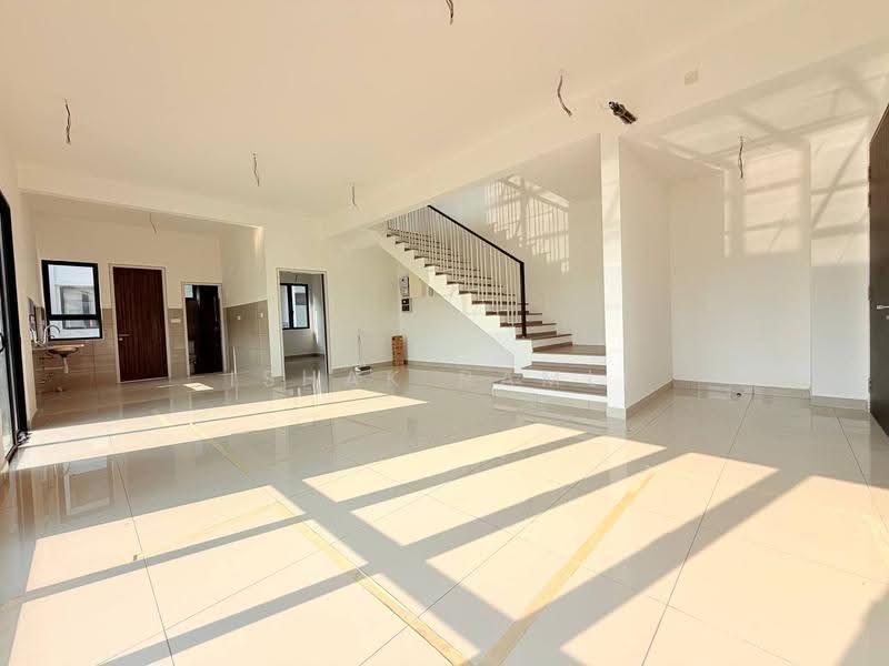 Rumah Teres 2-Tingkat untuk Dijual di Elmina (Shah Alam) - Ishak Ramli - Living Room - PropertyGuru.com.my