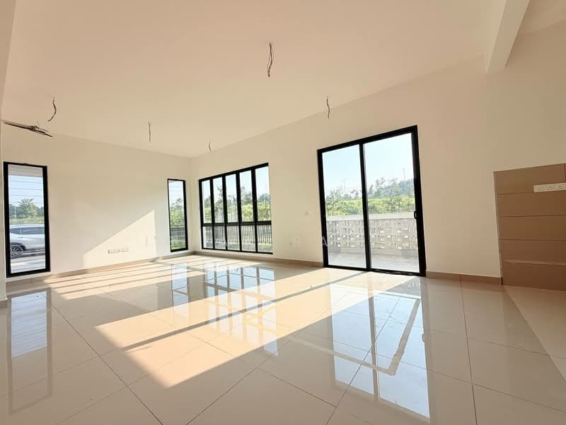 Rumah Teres 2-Tingkat untuk Dijual di Elmina (Shah Alam) - Ishak Ramli - Living Room - PropertyGuru.com.my