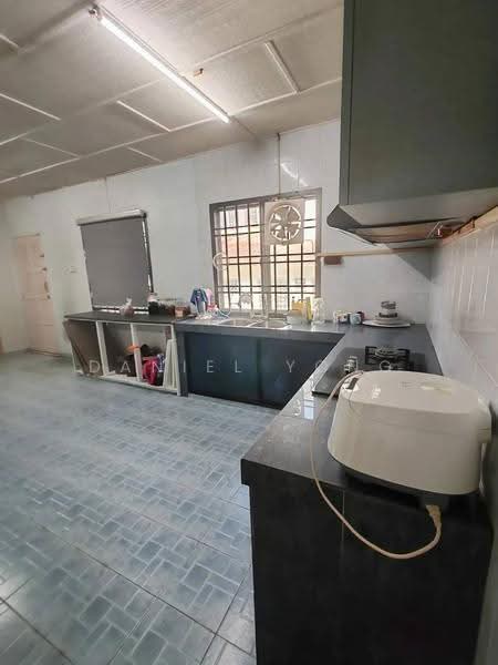 Rumah Teres 2-Tingkat untuk Dijual di Bandar Putra (Kulai) - Daniel Yong - Kitchen - PropertyGuru.com.my