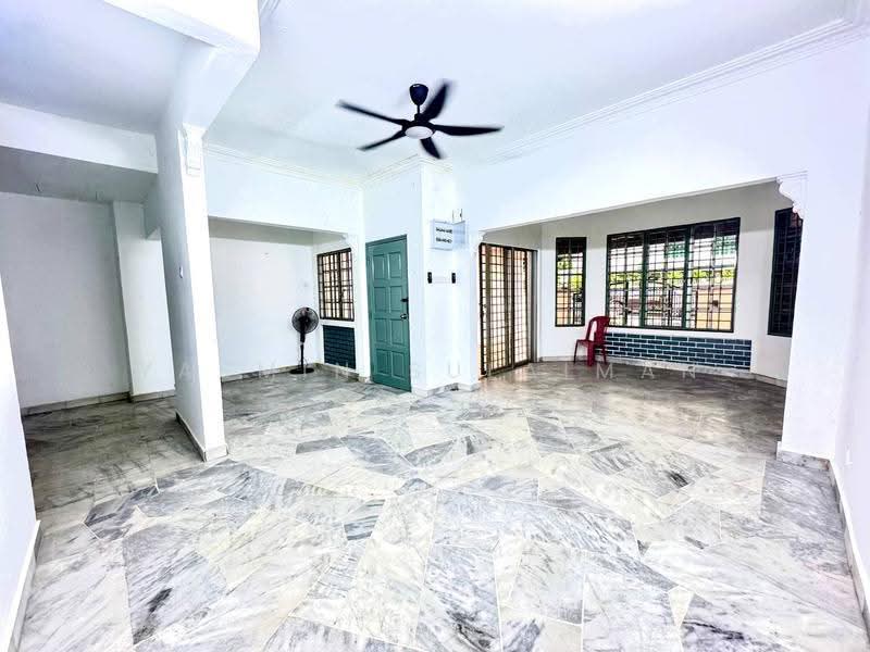 Rumah Teres 1.5-Tingkat untuk Dijual di Bandar Baru Sri Petaling (Sri Petaling) - Yasmin Sulaiman - Living Room - PropertyGuru.com.my