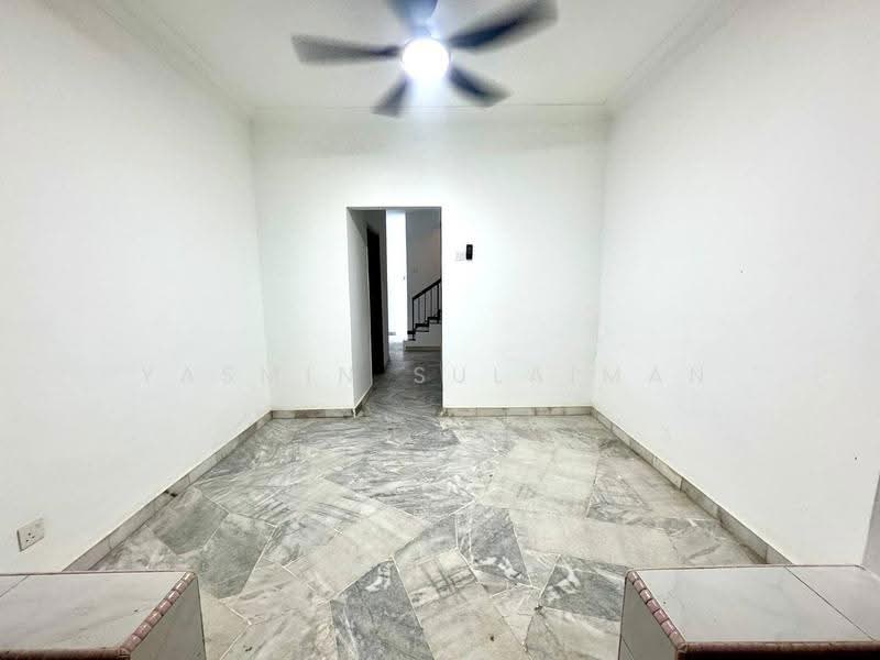 Rumah Teres 1.5-Tingkat untuk Dijual di Bandar Baru Sri Petaling (Sri Petaling) - Yasmin Sulaiman - Living Room - PropertyGuru.com.my