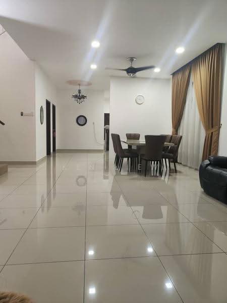 Semi-Detached House for Rent in Kelapa Sawit (Kulai) - Ken Liew - Dining Room - PropertyGuru.com.my