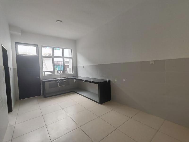 Rumah Teres 2-Tingkat untuk Dijual di Skudai (Johor) - Steve Tey - Kitchen - PropertyGuru.com.my