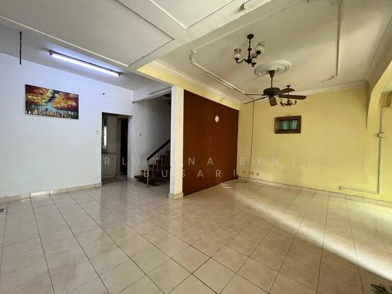 Rumah Teres untuk Dijual di Shah Alam (Selangor) - Nurliyana Binti Busari - Living Room - PropertyGuru.com.my
