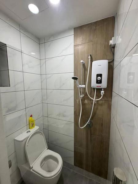 Condominium for Rent at Piccadilly - Jeff Tan - Bathroom - PropertyGuru.com.my