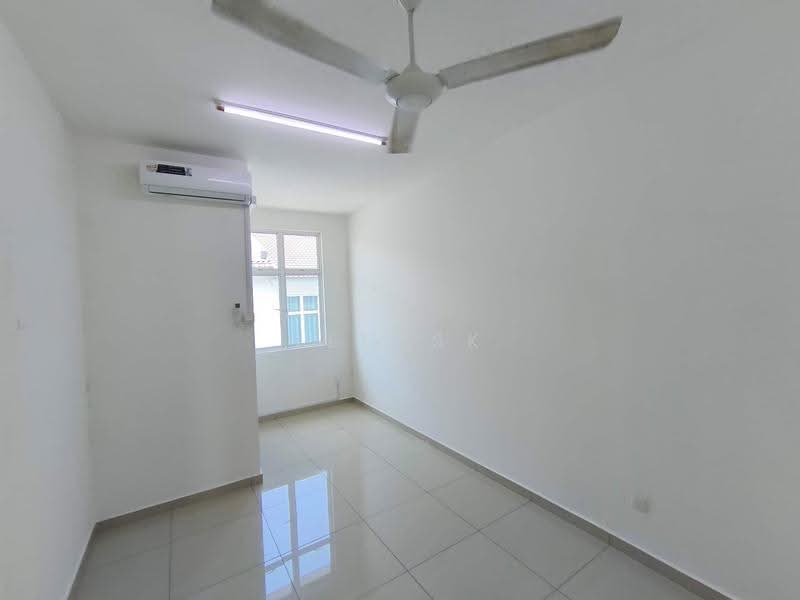 Terraced House for Sale in Kampung Sentosa Barat (Pasir Gudang) - Leo SK - PropertyGuru.com.my