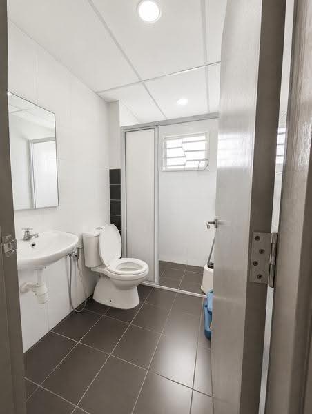 Pangsapuri untuk Dijual di Residensi Alam Damai (PR1MA @ Alam Damai) - Jake Lim - Bathroom - PropertyGuru.com.my