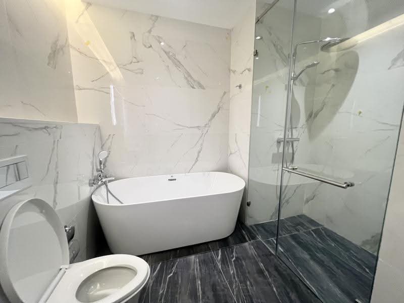 Kediaman Servis untuk Dijual di Core Residence @ TRX - Andrew Loh - Bathroom - PropertyGuru.com.my