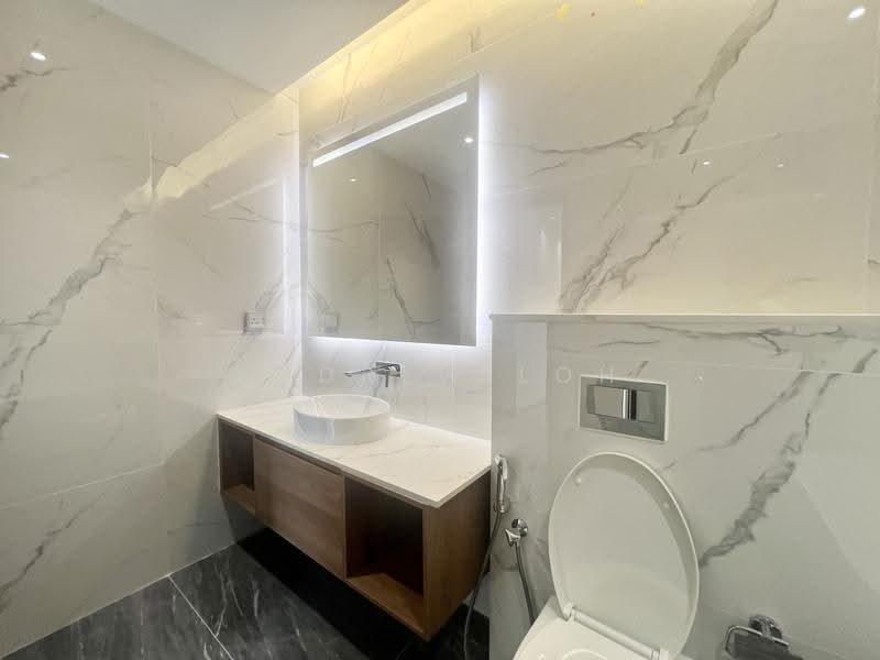 Kediaman Servis untuk Dijual di Core Residence @ TRX - Andrew Loh - Bathroom - PropertyGuru.com.my