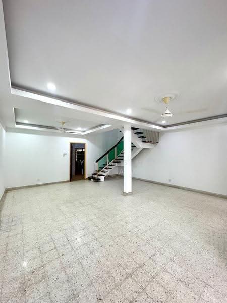2-storey Terraced House for Sale in Ampang (Kuala Lumpur) - Syamsul Ilham - Living Room - PropertyGuru.com.my
