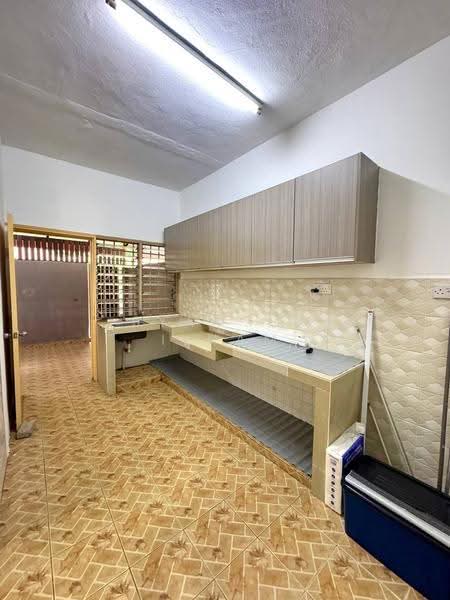 2-storey Terraced House for Sale in Ampang (Kuala Lumpur) - Syamsul Ilham - Kitchen - PropertyGuru.com.my