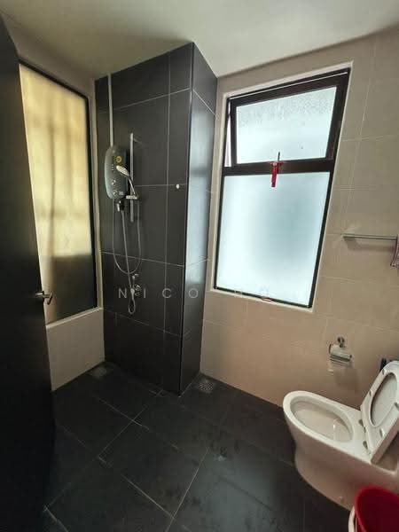 Kediaman Servis untuk Dijual di Wave @ Marina Cove - Nico Ho - Bathroom - PropertyGuru.com.my