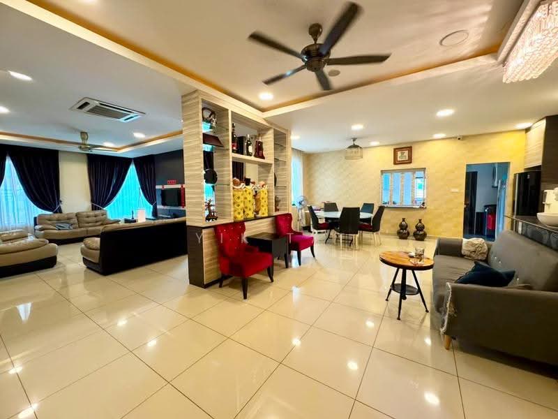 Rumah Kluster untuk Dijual di Taman Mutiara Rini (Skudai) - Yik Tat - Living Room - PropertyGuru.com.my