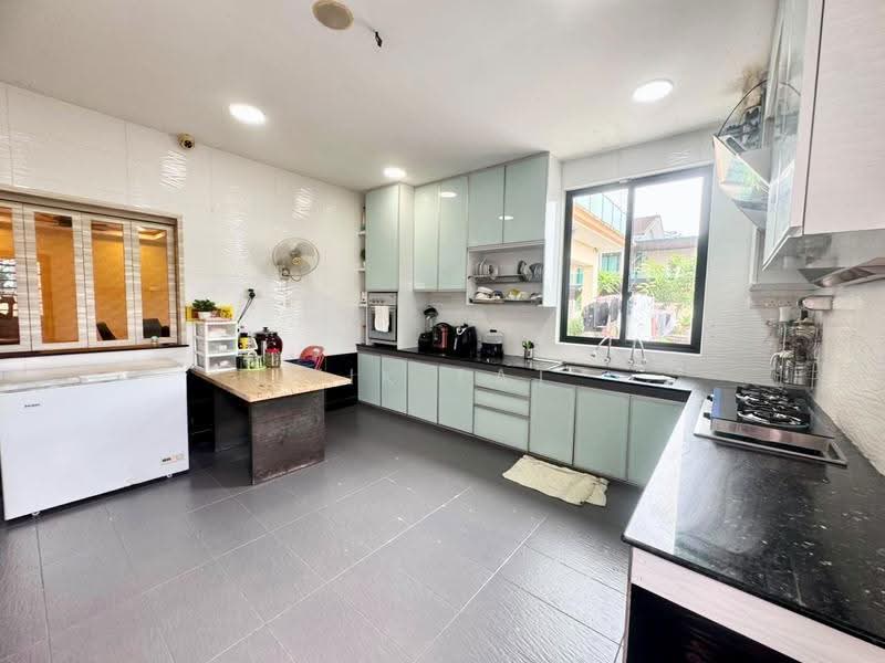 Rumah Kluster untuk Dijual di Taman Mutiara Rini (Skudai) - Yik Tat - Kitchen - PropertyGuru.com.my