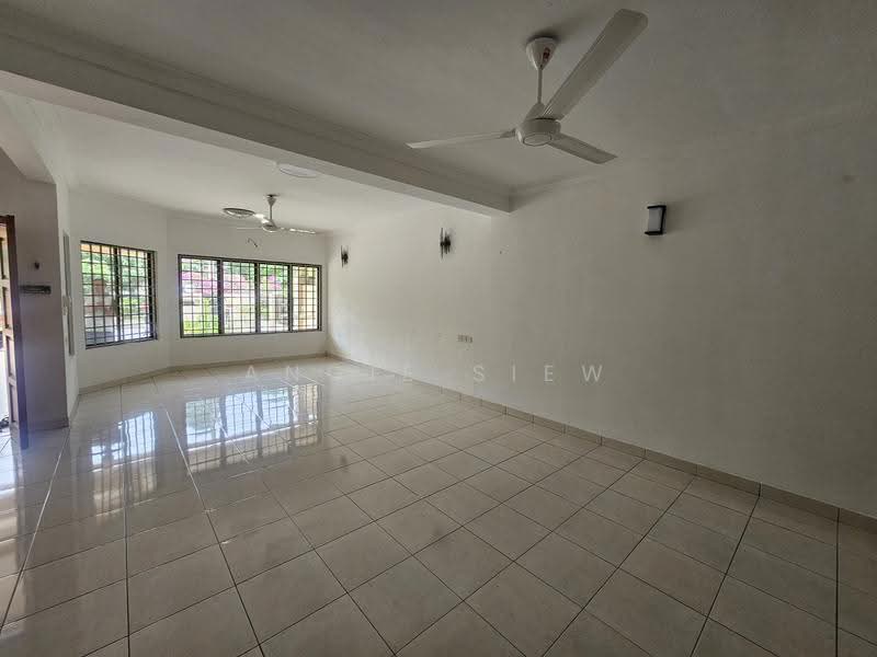 Terraced House for Rent in Bandar Utama (Selangor) - Angie Siew - Living Room - PropertyGuru.com.my