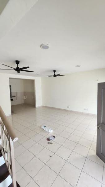 Rumah Teres 2-Tingkat untuk Dijual di Kota Kemuning (Shah Alam) - Michelle Boh - Living Room - PropertyGuru.com.my