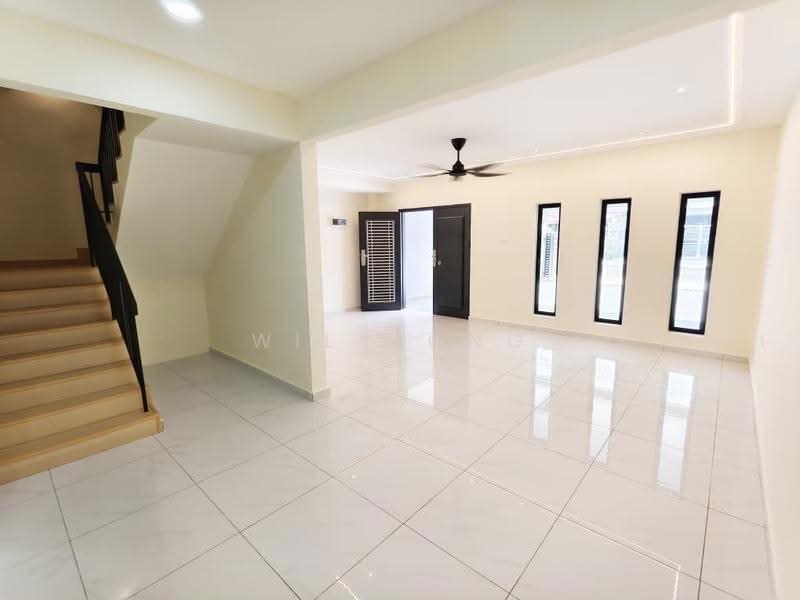 Rumah Teres 2-Tingkat untuk Dijual di Bandar Selesa Jaya (Skudai) - Wil Mong - Living Room - PropertyGuru.com.my