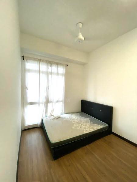 Kediaman Servis untuk Dijual di Eco Sky - Kew . - Bedroom - PropertyGuru.com.my