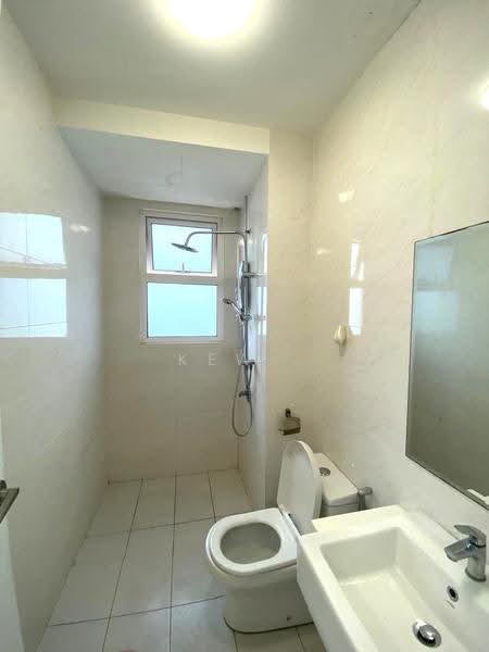 Kediaman Servis untuk Dijual di Eco Sky - Kew . - Bathroom - PropertyGuru.com.my