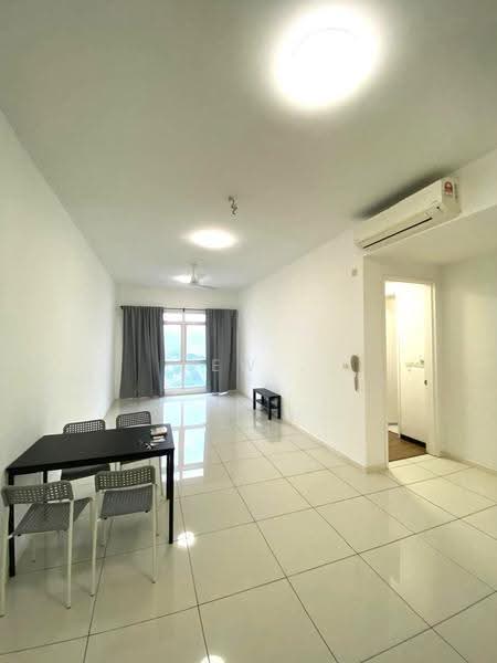 Kediaman Servis untuk Dijual di Eco Sky - Kew . - Living Room - PropertyGuru.com.my