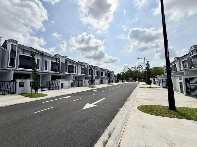 Rumah Teres 2-Tingkat untuk Dijual di Taman Mount Austin (Tebrau) - Nico Ho - Exterior - PropertyGuru.com.my