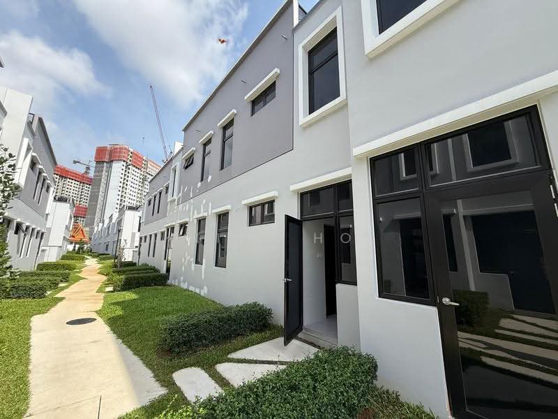 Rumah Teres 2-Tingkat untuk Dijual di Taman Mount Austin (Tebrau) - Nico Ho - Exterior - PropertyGuru.com.my