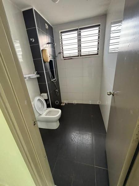 2-storey Terraced House for Sale in Bandar Tiram (Ulu Tiram) - Ee Fong Toh - Bathroom - PropertyGuru.com.my