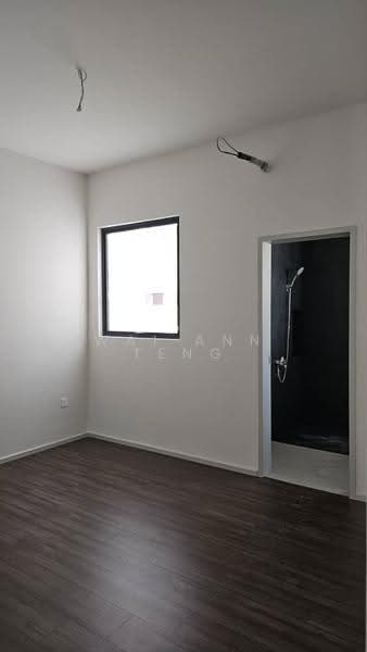 Rumah Teres untuk Disewa di Taman Bukit Serdang (Seri Kembangan) - Wai Ann Teng - Bathroom - PropertyGuru.com.my