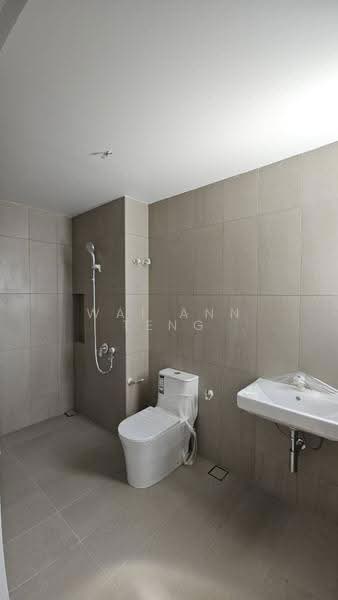 Rumah Teres untuk Disewa di Taman Bukit Serdang (Seri Kembangan) - Wai Ann Teng - Bathroom - PropertyGuru.com.my