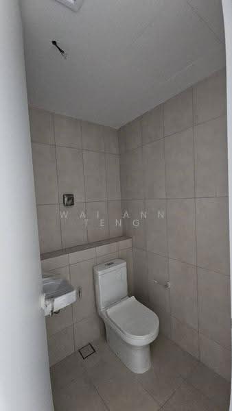 Rumah Teres untuk Disewa di Taman Bukit Serdang (Seri Kembangan) - Wai Ann Teng - Bathroom - PropertyGuru.com.my