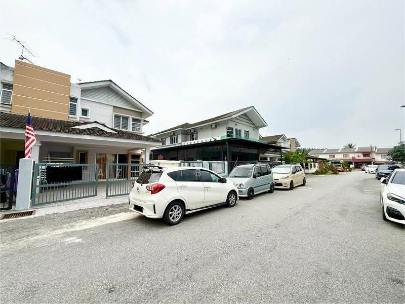 Semi-Detached House for Sale in Taman Tasik Semenyih (Semenyih) - Azli Ibrahim - Exterior - PropertyGuru.com.my