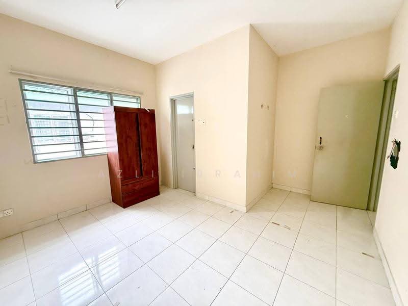 Semi-Detached House for Sale in Taman Tasik Semenyih (Semenyih) - Azli Ibrahim - Interior - PropertyGuru.com.my