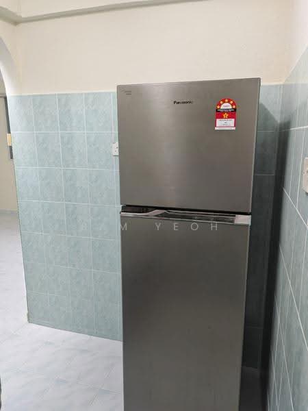Pangsapuri untuk Disewa di Greenlane Heights Block 3 - Sam Yeoh - Kitchen - PropertyGuru.com.my