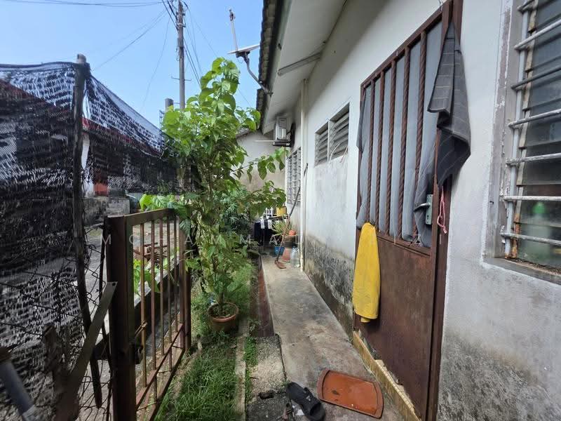 Terraced House for Sale in Kuantan (Pahang) - Mohammad Azizi - Exterior - PropertyGuru.com.my