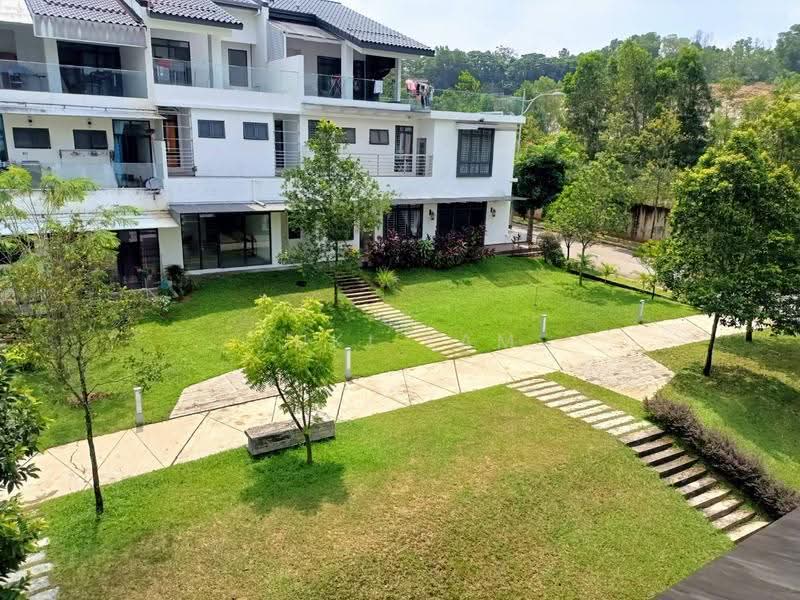 2.5-storey Terraced House for Rent in Rawang (Selangor) - David Low - Exterior - PropertyGuru.com.my