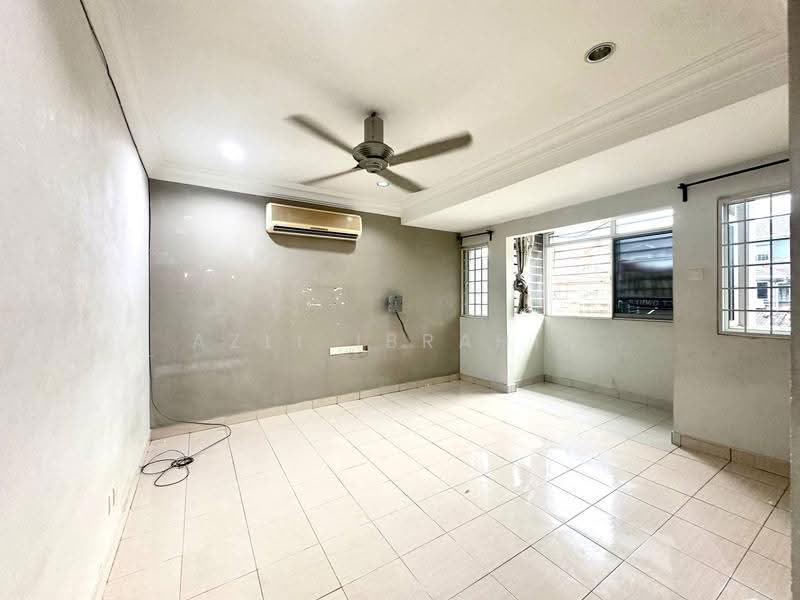 Townhouse for Sale in Bandar Damai Perdana (Cheras) - Azli Ibrahim - Living Room - PropertyGuru.com.my